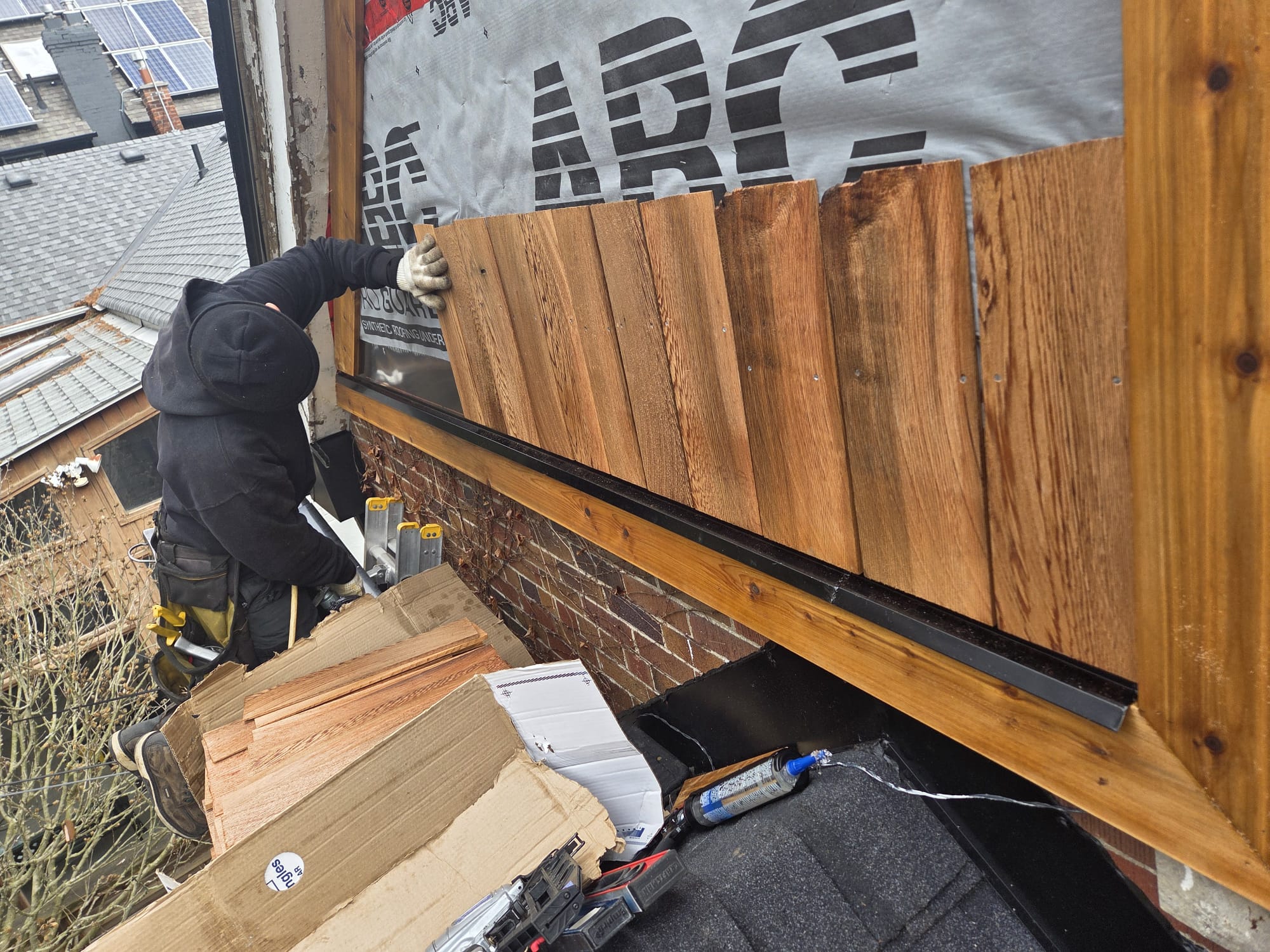 Cedar Shingle Siding — Ellis Park Cedar Shingle Siding in Ellis Park / High Park, Etobicoke, ON