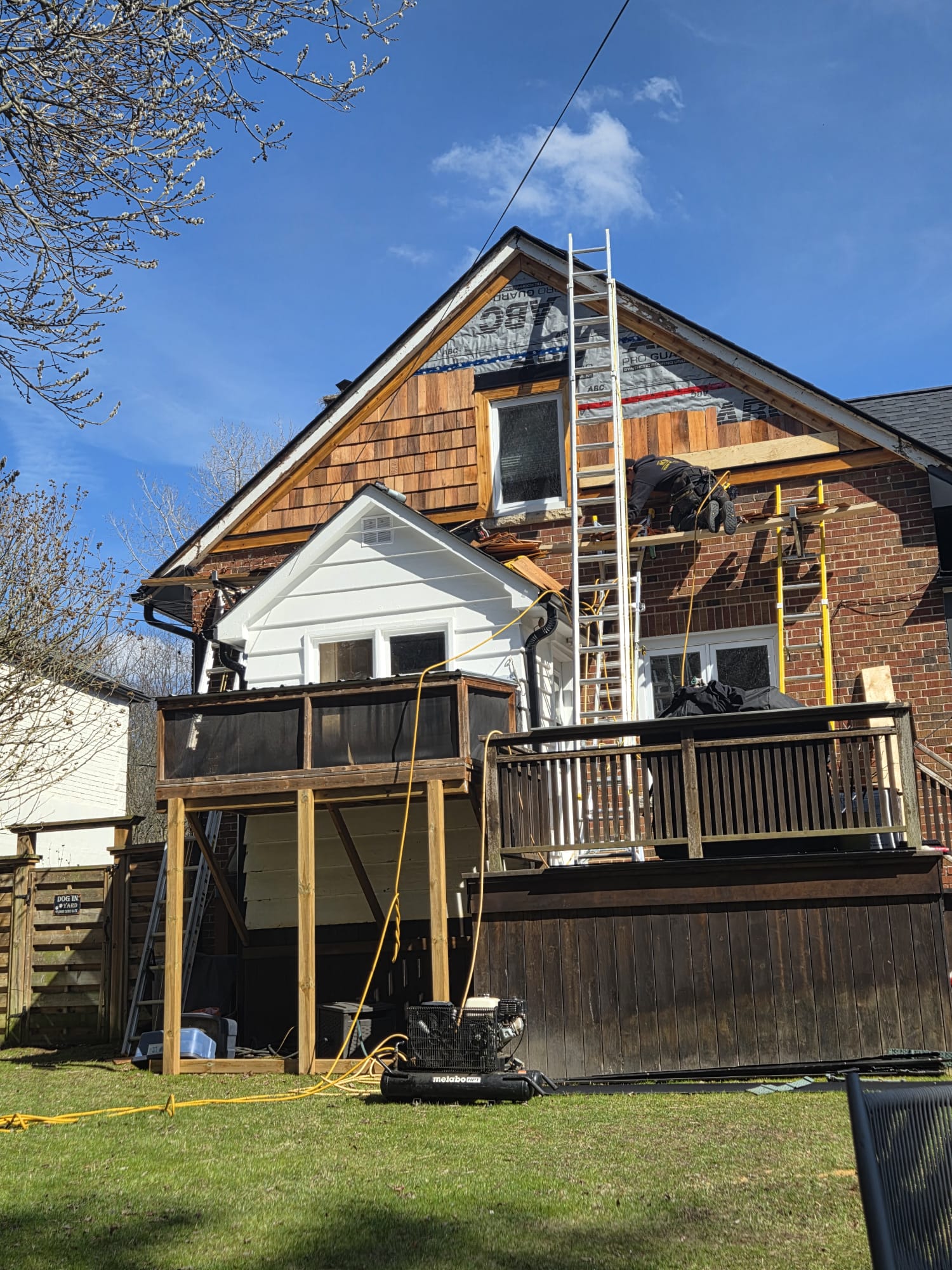 Cedar Shingle Siding — Ellis Park Cedar Shingle Siding in Ellis Park / High Park, Etobicoke, ON