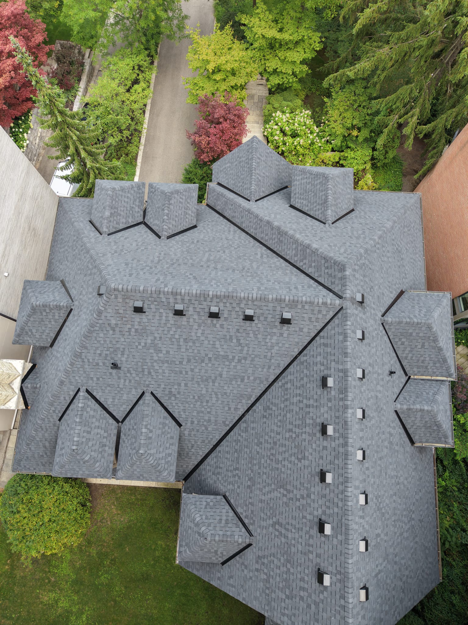 Standing seam metal roofing properly installed on a High Park Toronto home by Keen Roofing